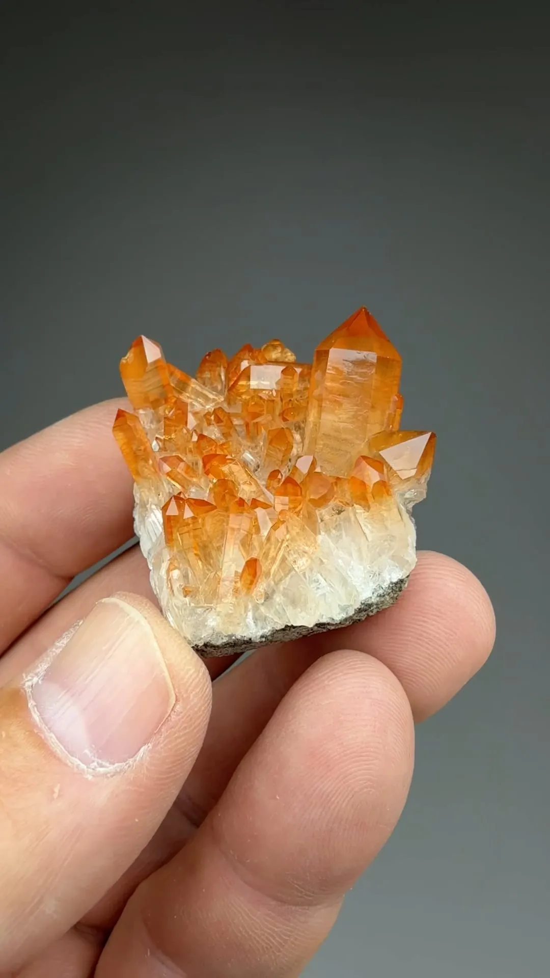 Quartz with Hematite - image 2