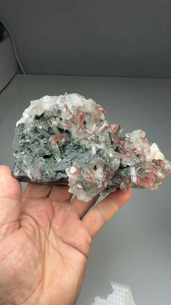 Quartz with Hematite - image 2