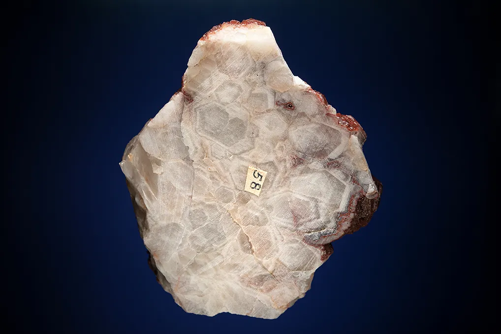 Quartz with Hematite inclusions - image 4