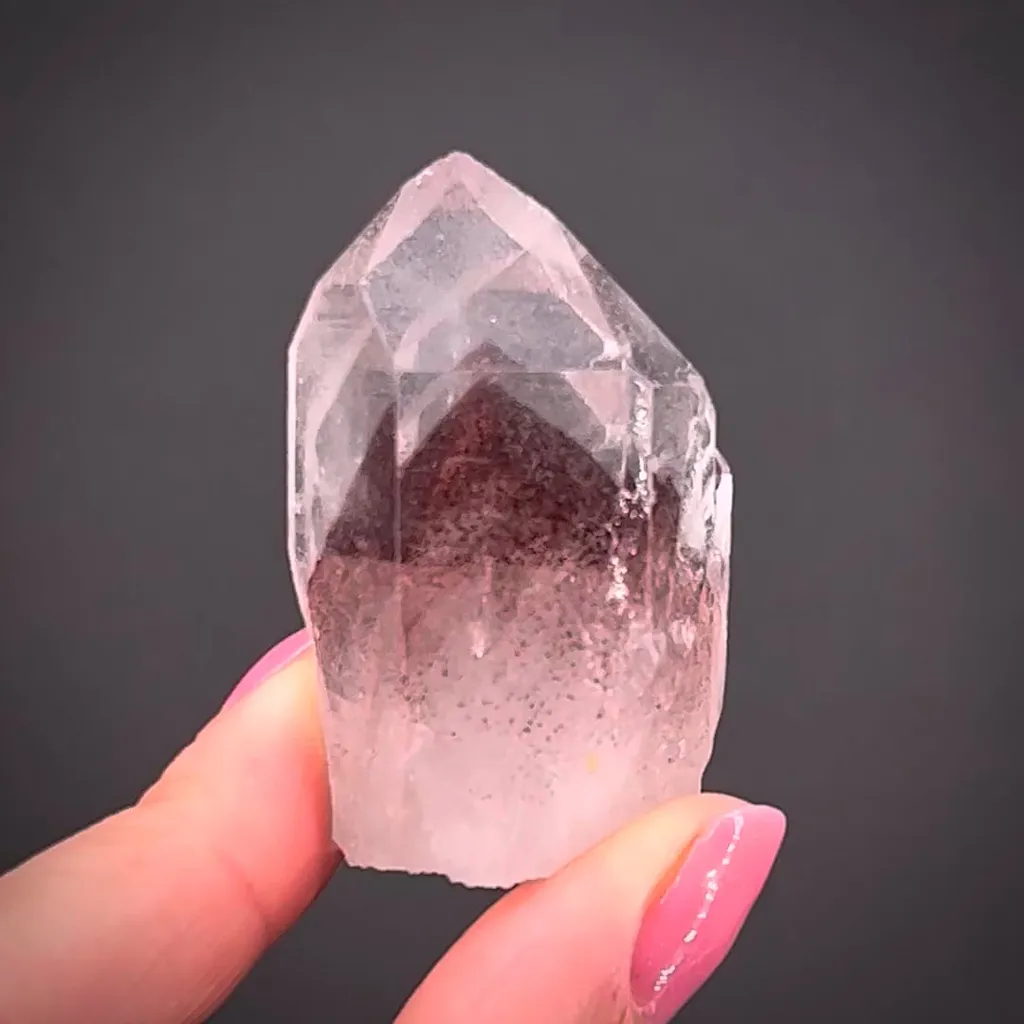 Quartz with Hematite inclusions image