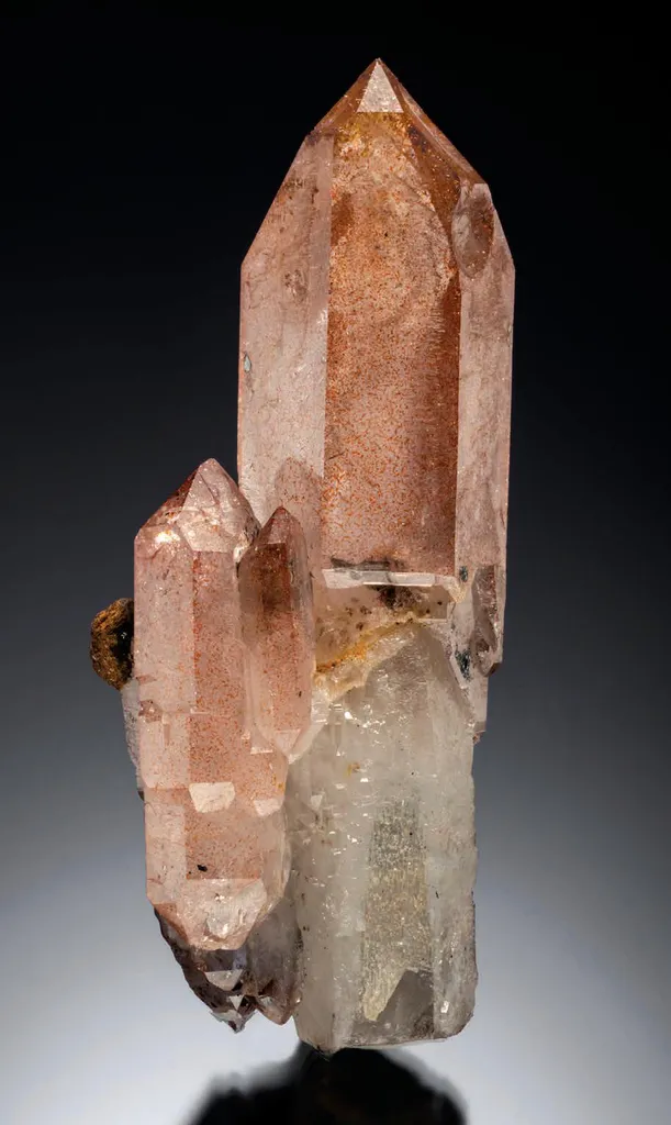 Quartz with Hematite inclusions image