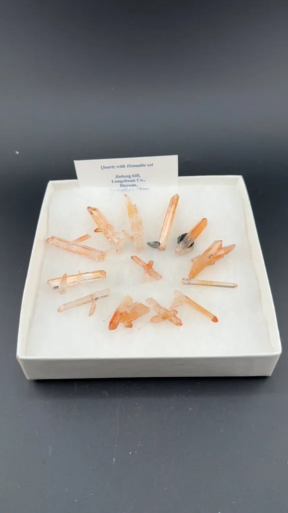 Quartz with Hematite set image