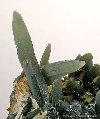 Quartz With Included Hedenbergite and Hematite - image 2