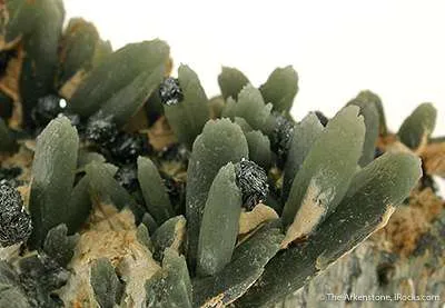Quartz With Included Hedenbergite and Hematite - image 3