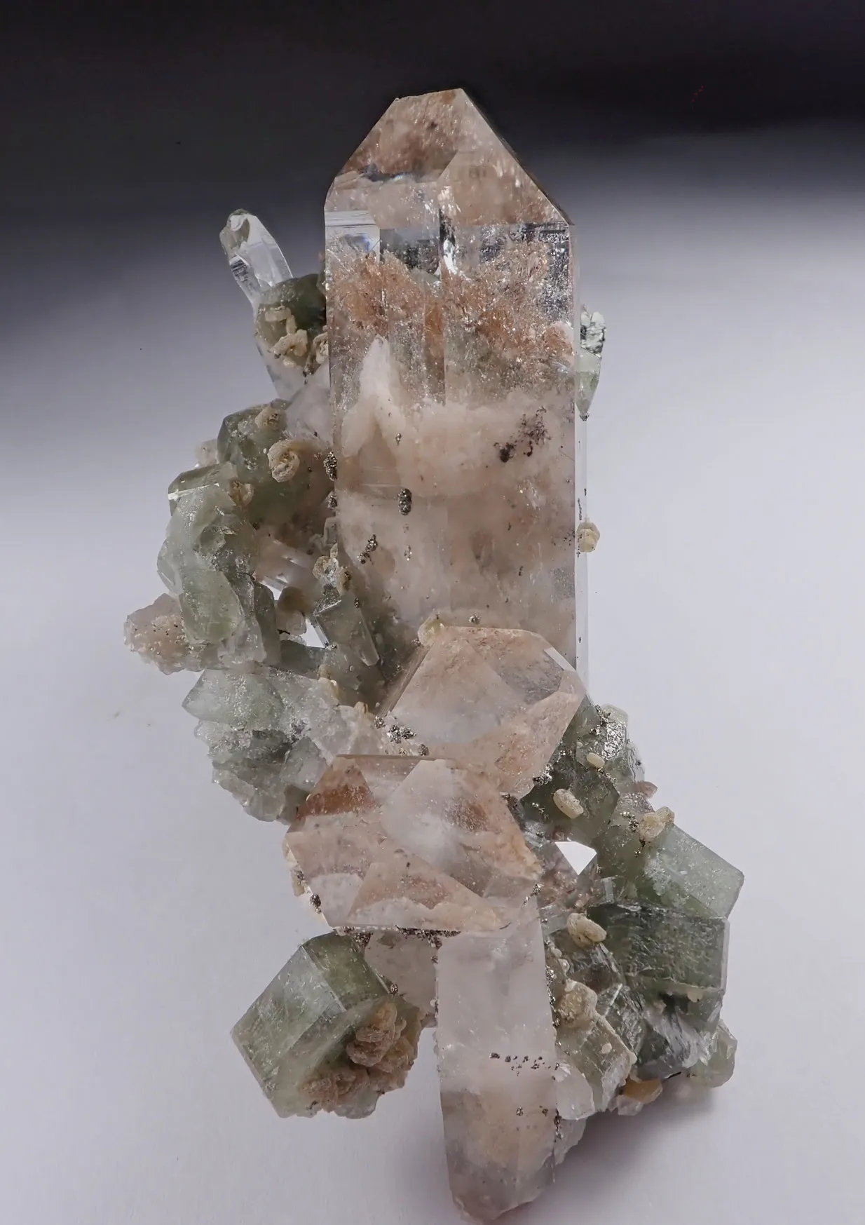Quartz with inclusions and Fluorapatite, Marcasite, Muscovite and Siderite - image 4