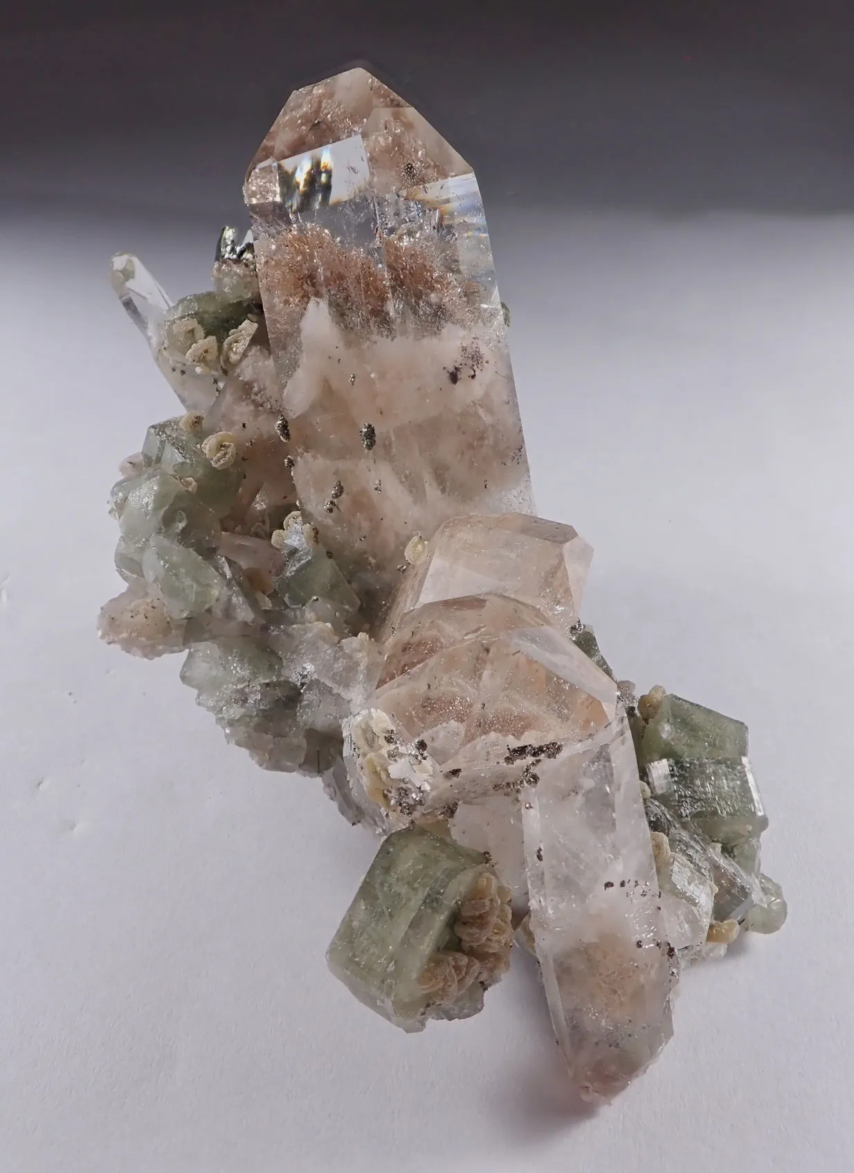 Quartz with inclusions and Fluorapatite, Marcasite, Muscovite and Siderite - image 2