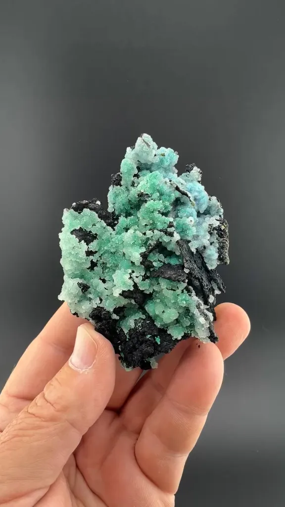 Quartz with Malachite, Chrysocolla image