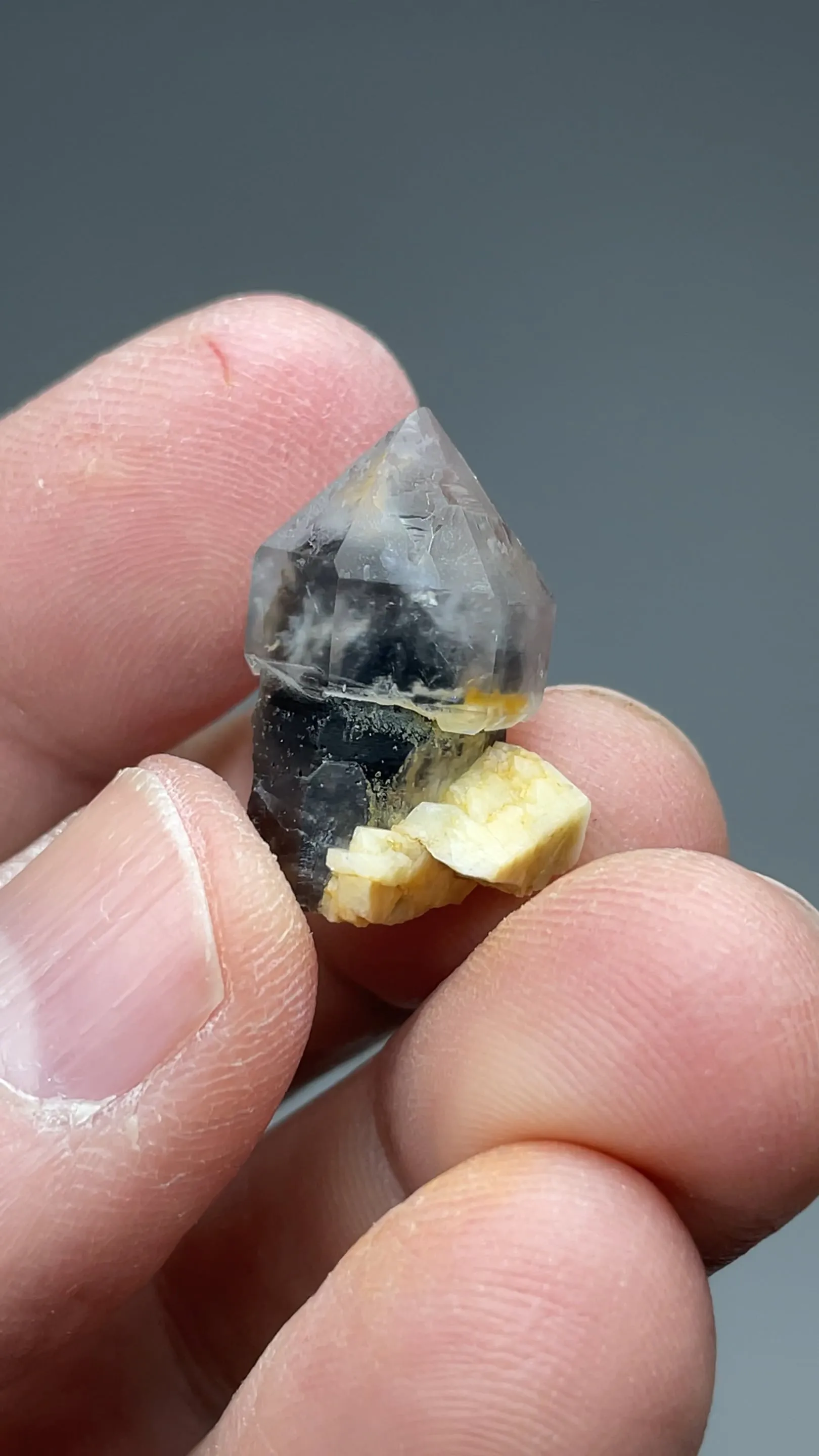 Quartz with Microcline - image 2