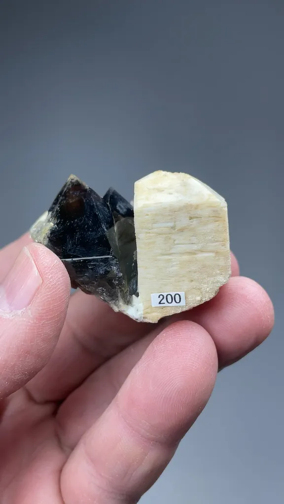 Quartz with Microcline - image 2