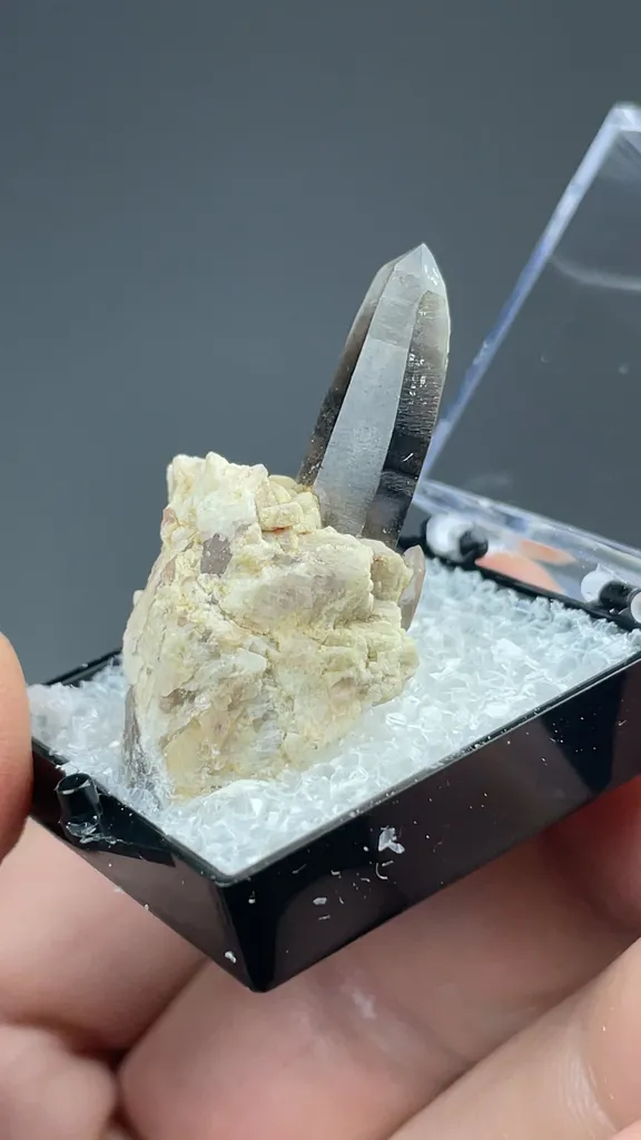 Quartz with Microcline - image 2
