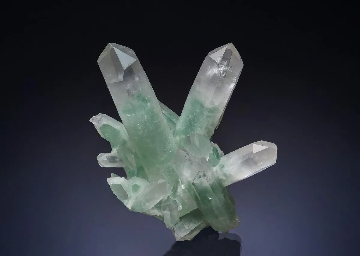Quartz with Muscovite var. Fuchsite inclusions - image 1