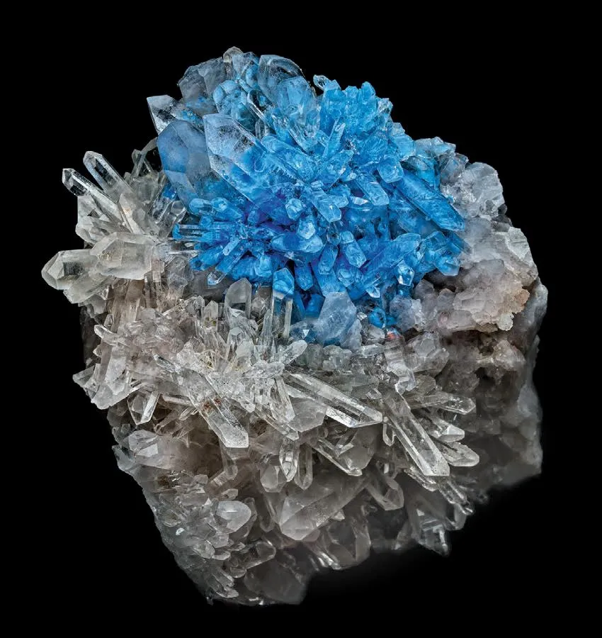Quartz with Papagoite inclusions image