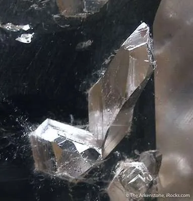 Quartz With Positive Cast Inclusions - image 3