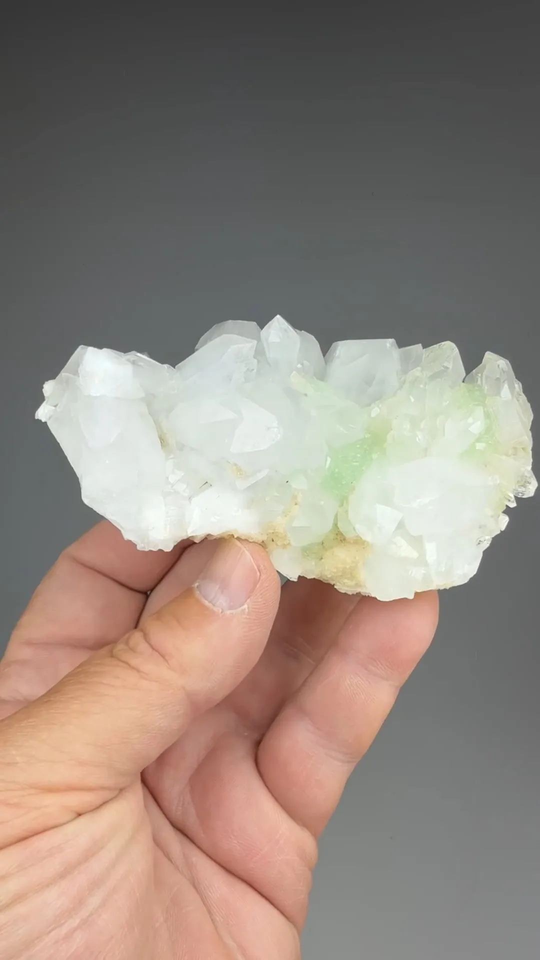 Quartz with Prehnite - image 2