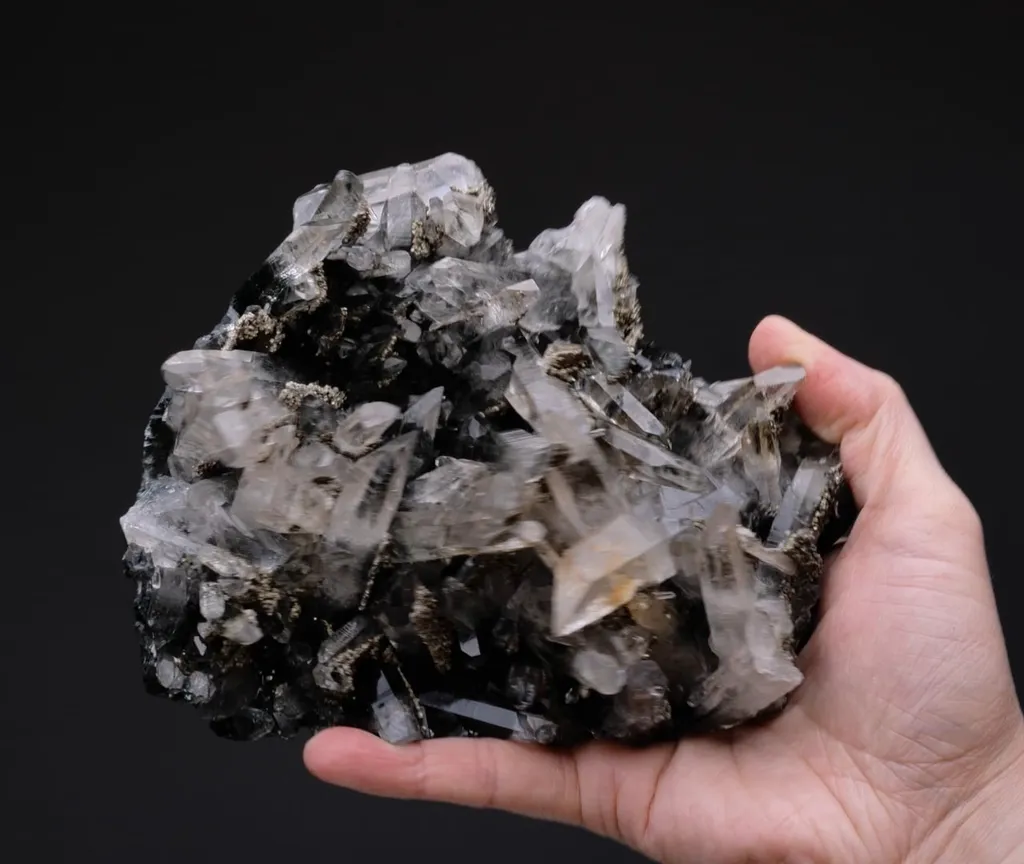 Quartz with Pyrite and Chlorite - image 2