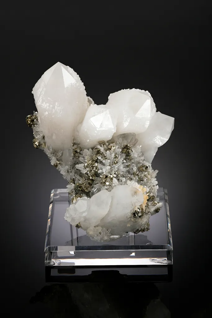 Quartz with Pyrite image