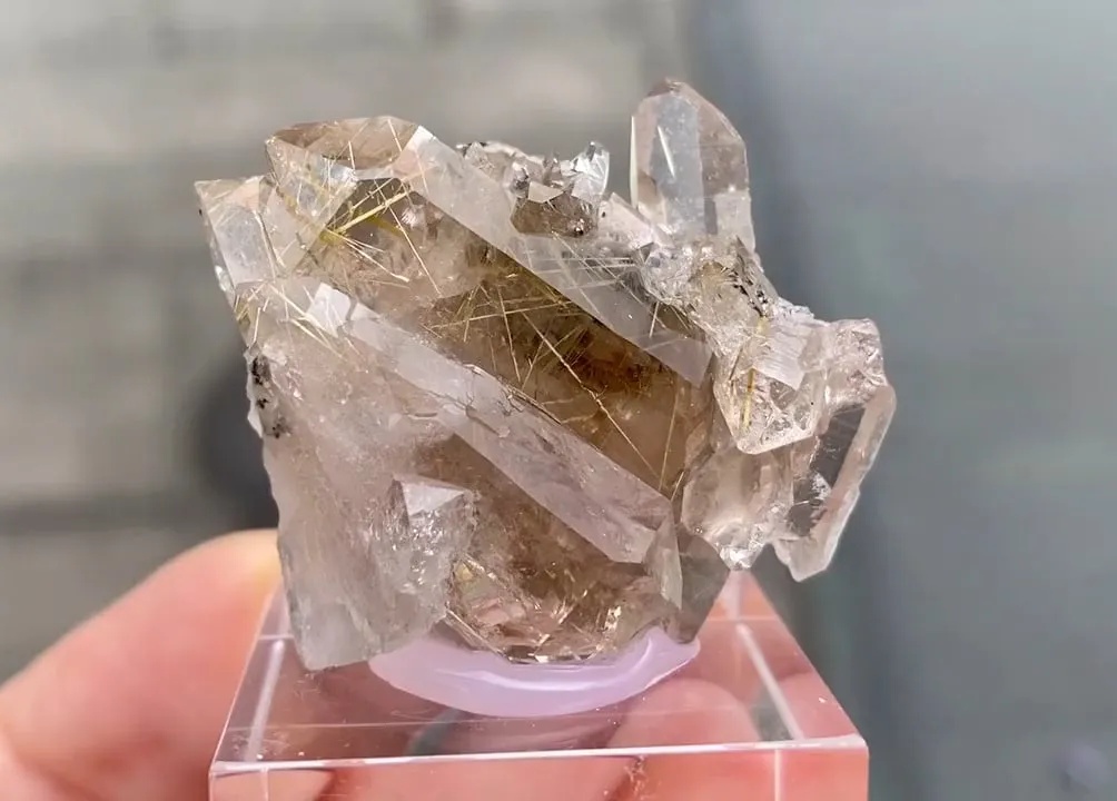 Quartz with Rutile and Hematite - image 5