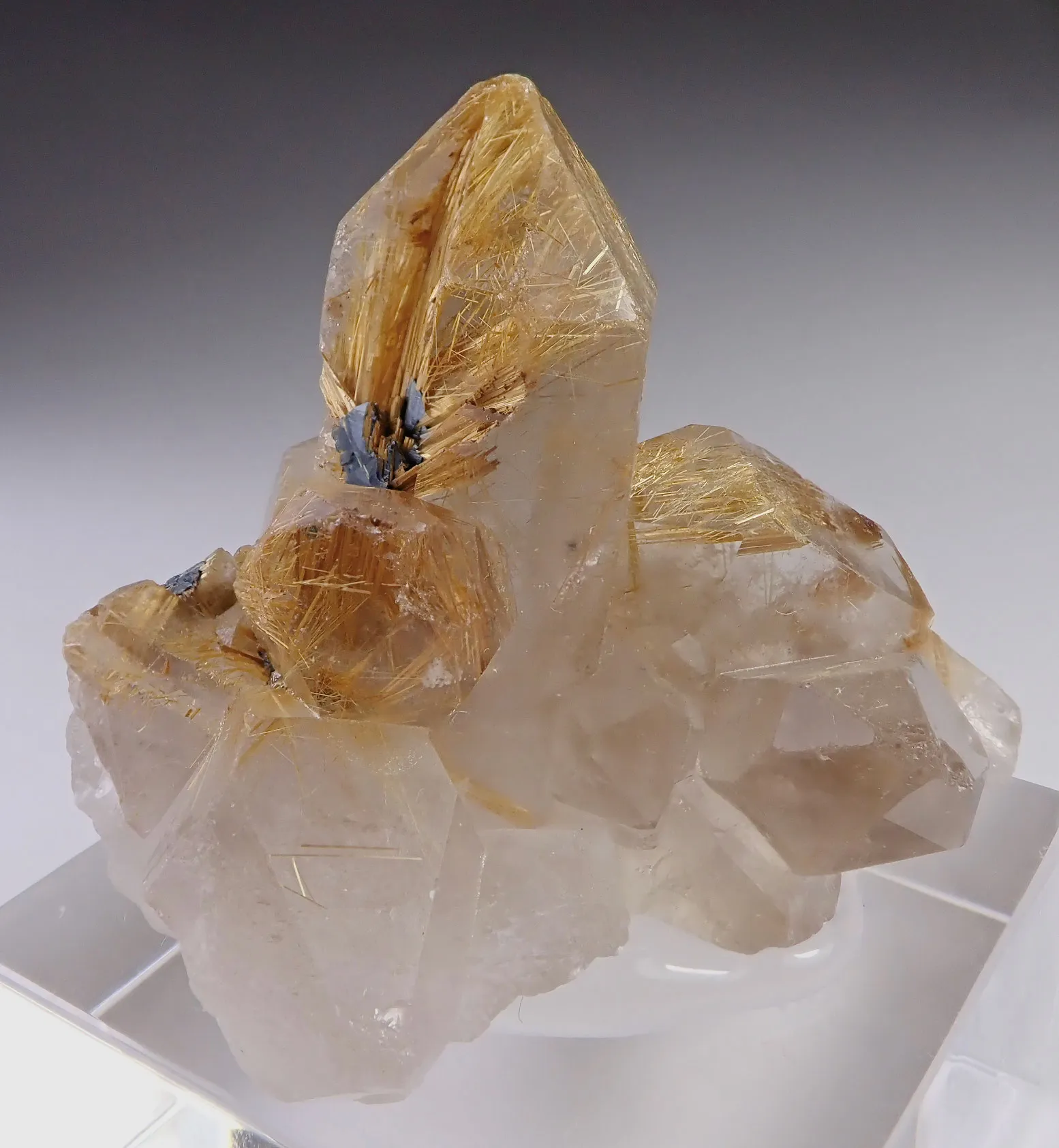 Quartz with Rutile and Hematite - image 4