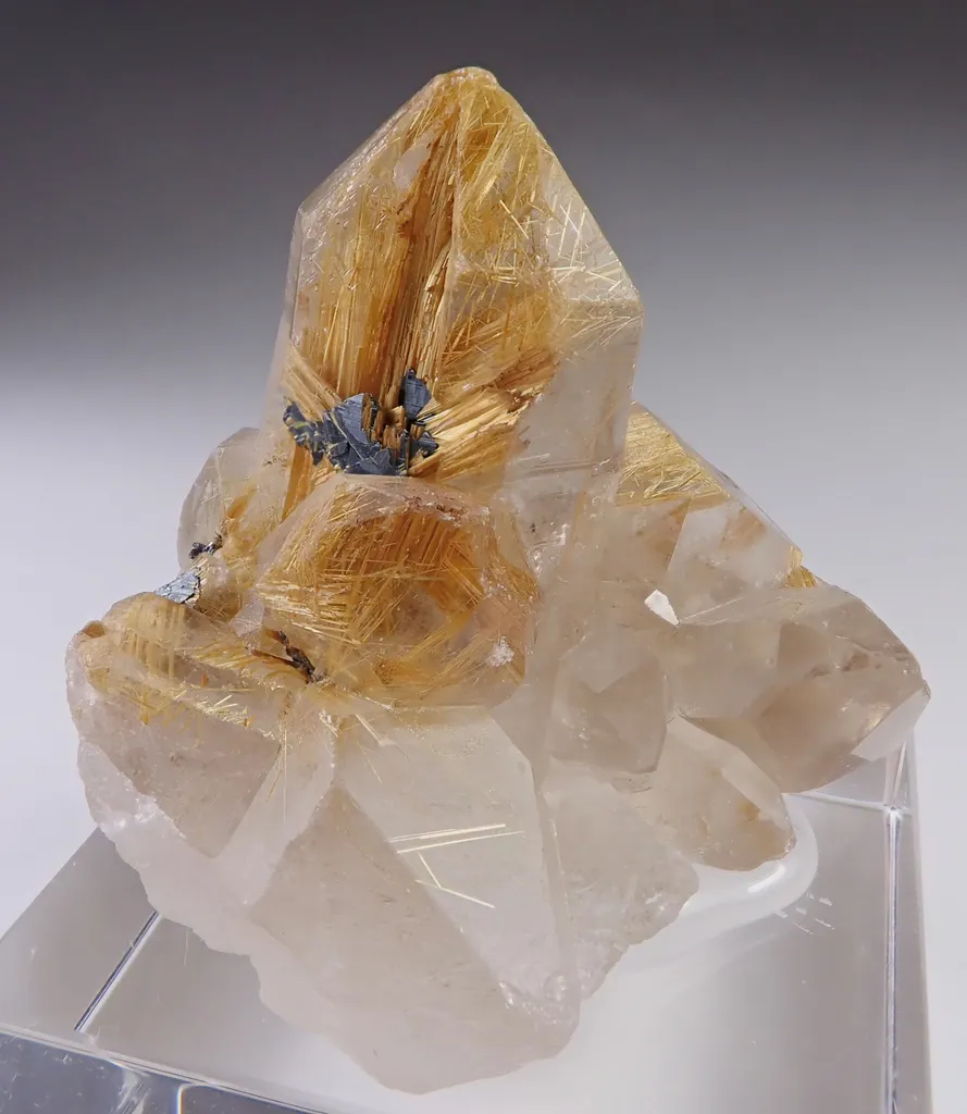 Quartz with Rutile and Hematite image