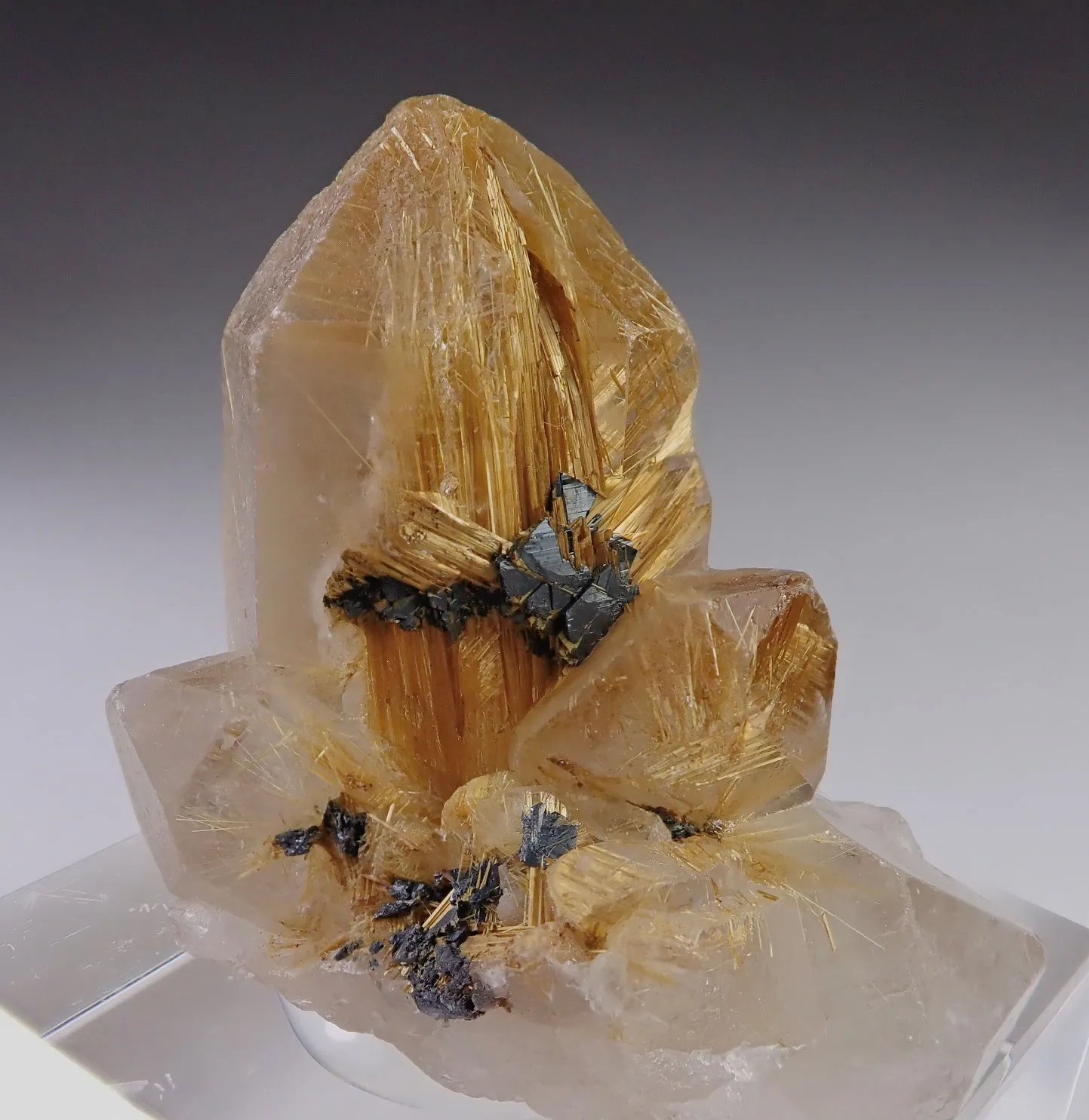Quartz with Rutile and Hematite - image 3