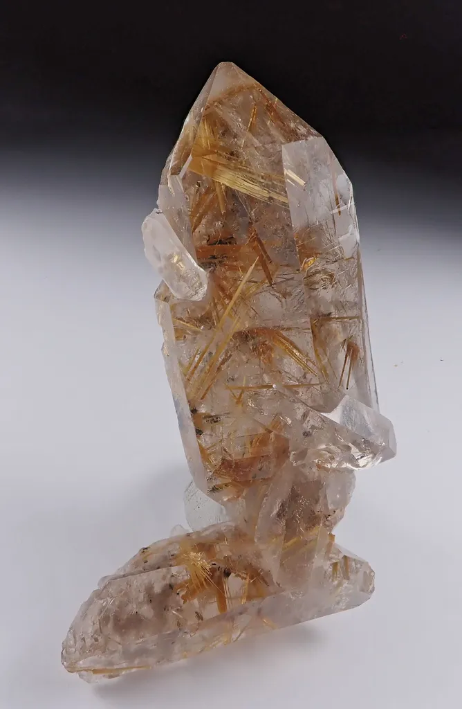 Quartz with Rutile and Hematites - image 2