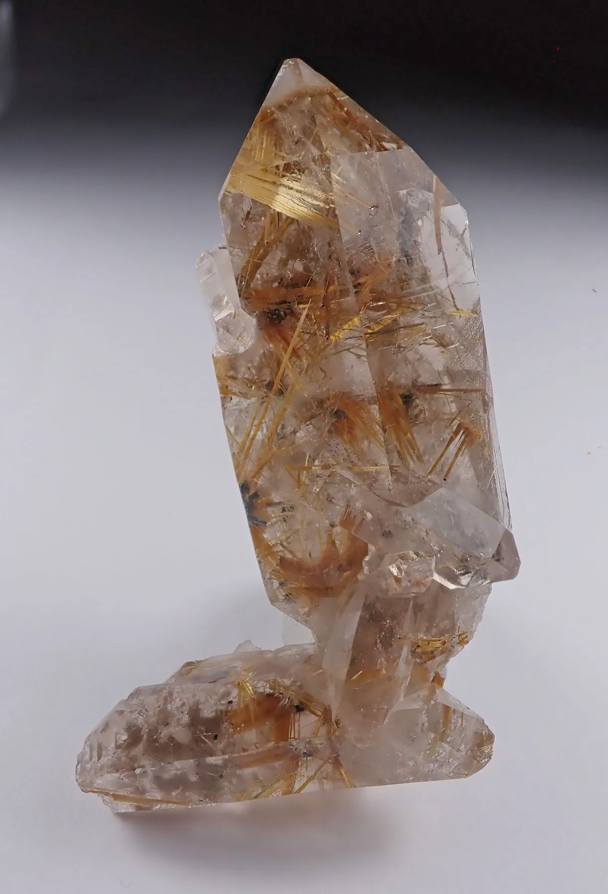 Quartz with Rutile and Hematites - image 4