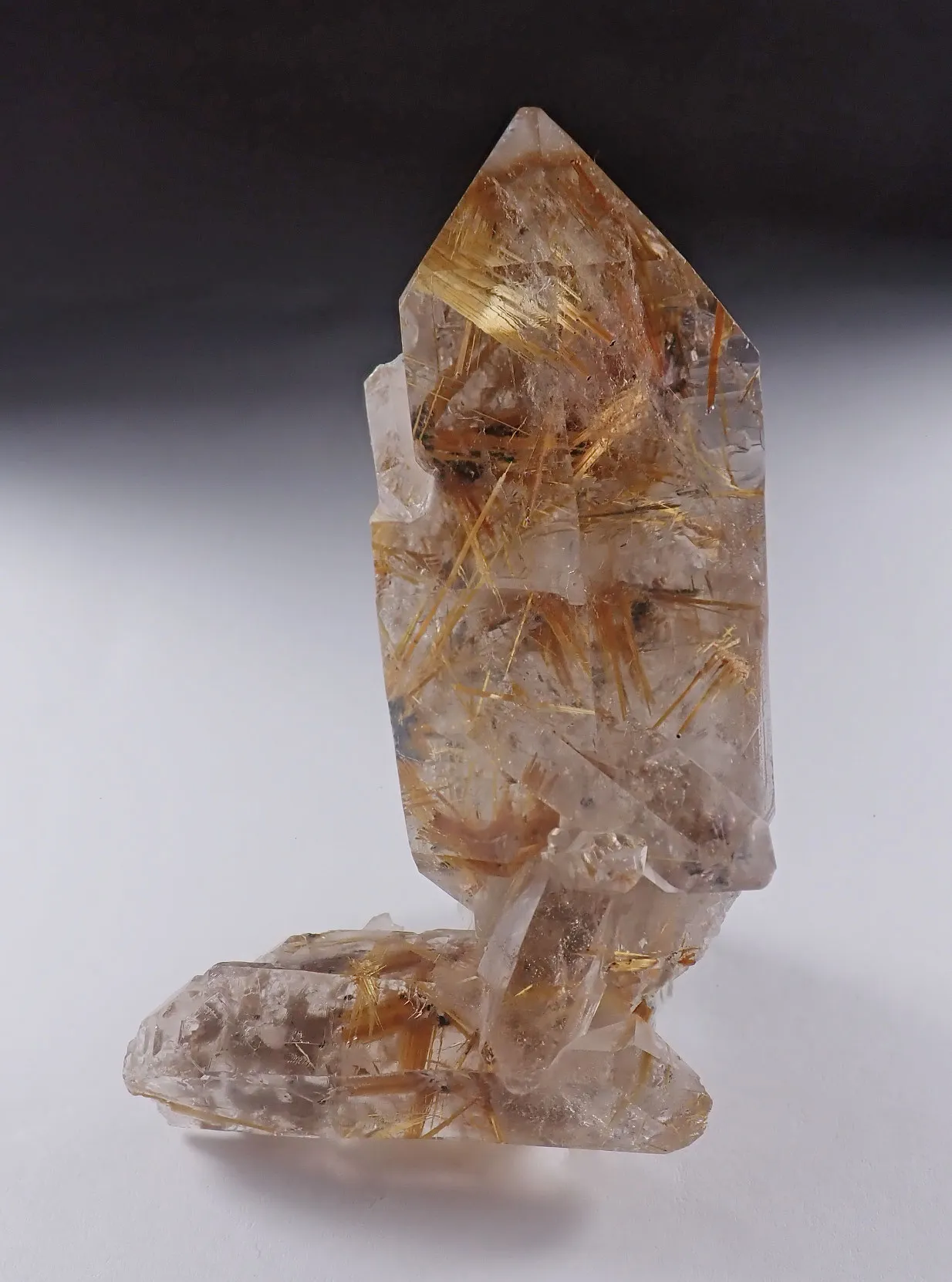 Quartz with Rutile and Hematites - image 3