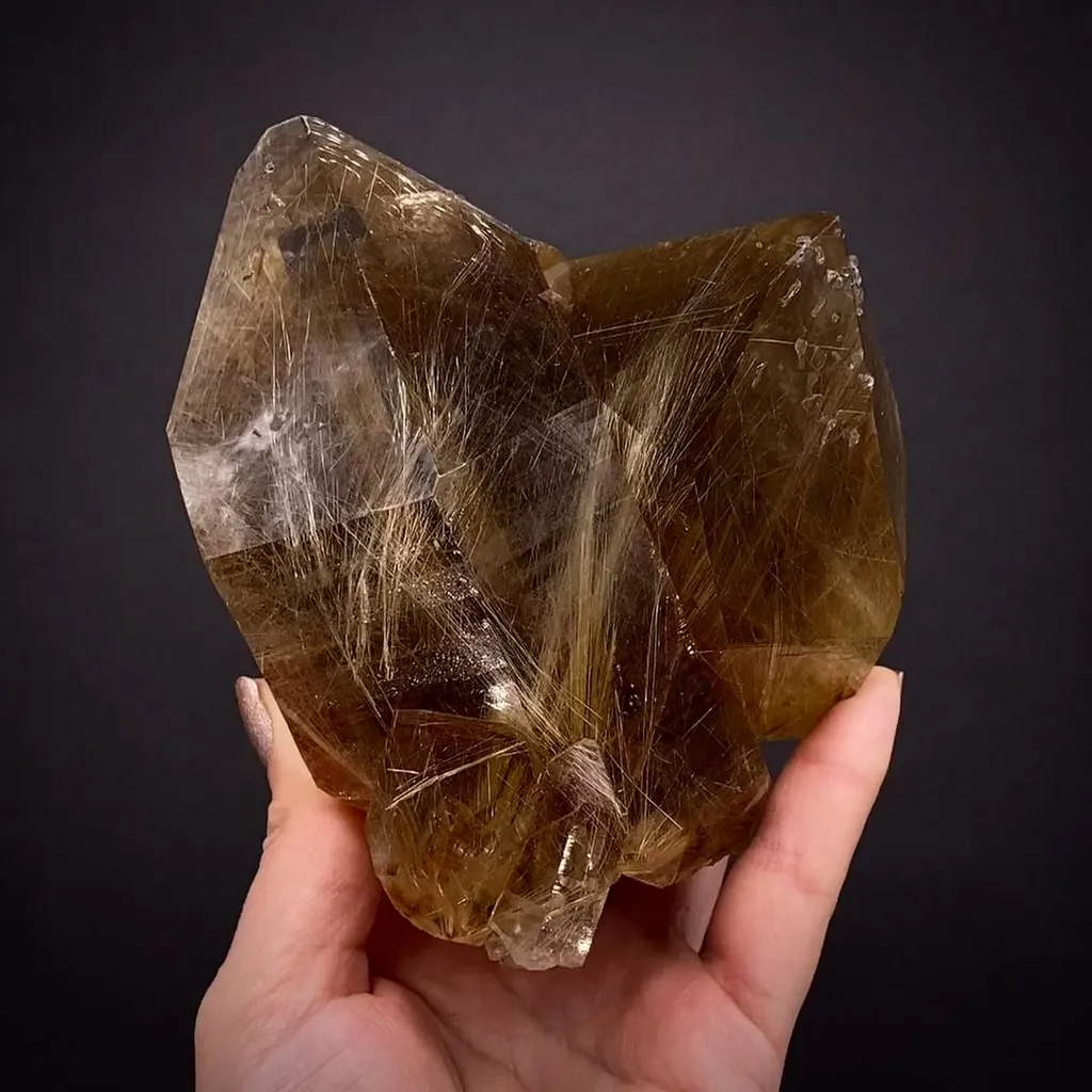 Quartz with Rutile Inclusions image