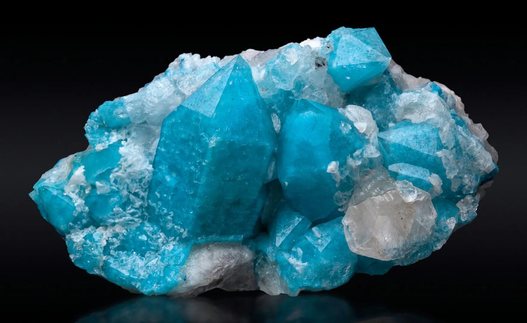 Quartz with Shattuckite inclusions - image 1