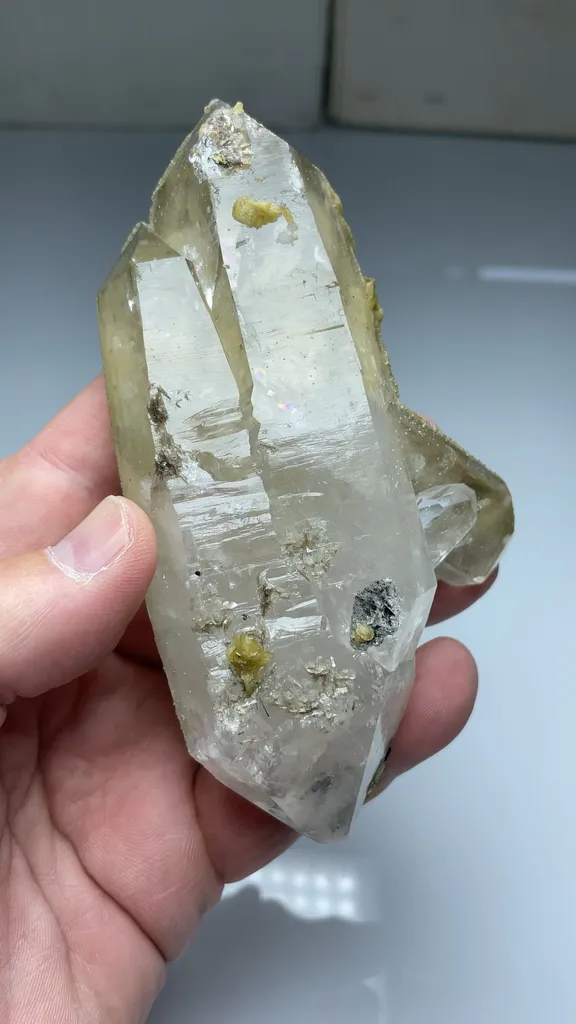 Quartz with Siderite, Muscovite, Ferberite - image 2