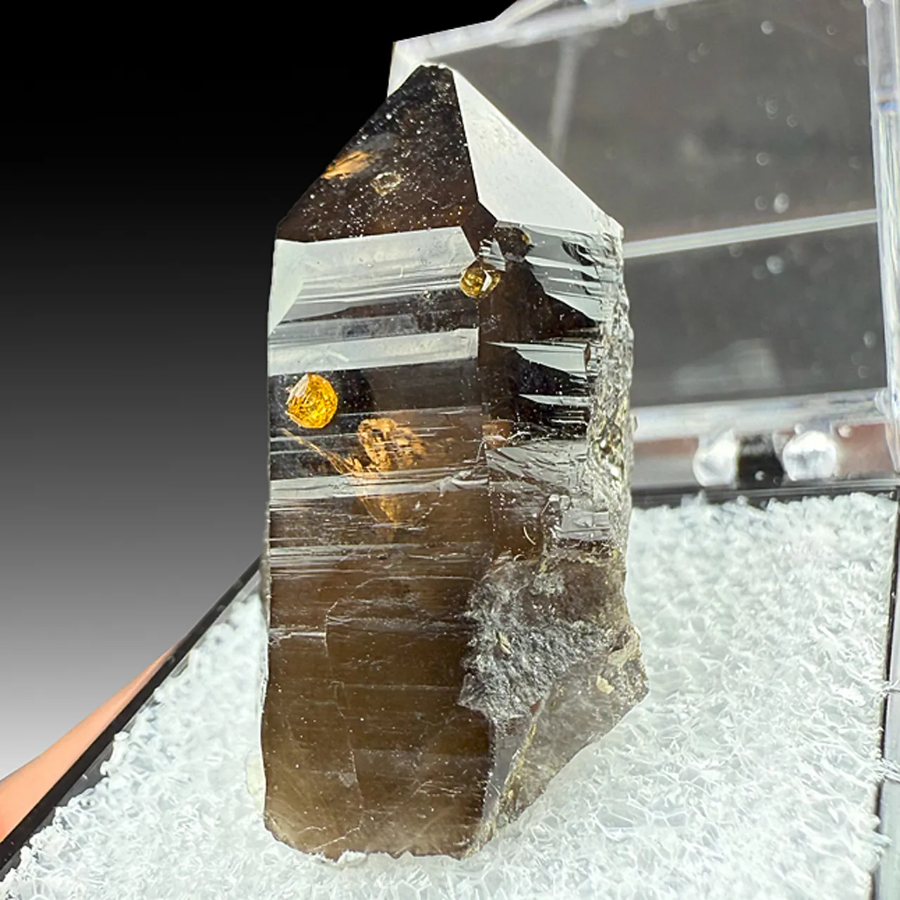 Quartz with Spessartine - image 1