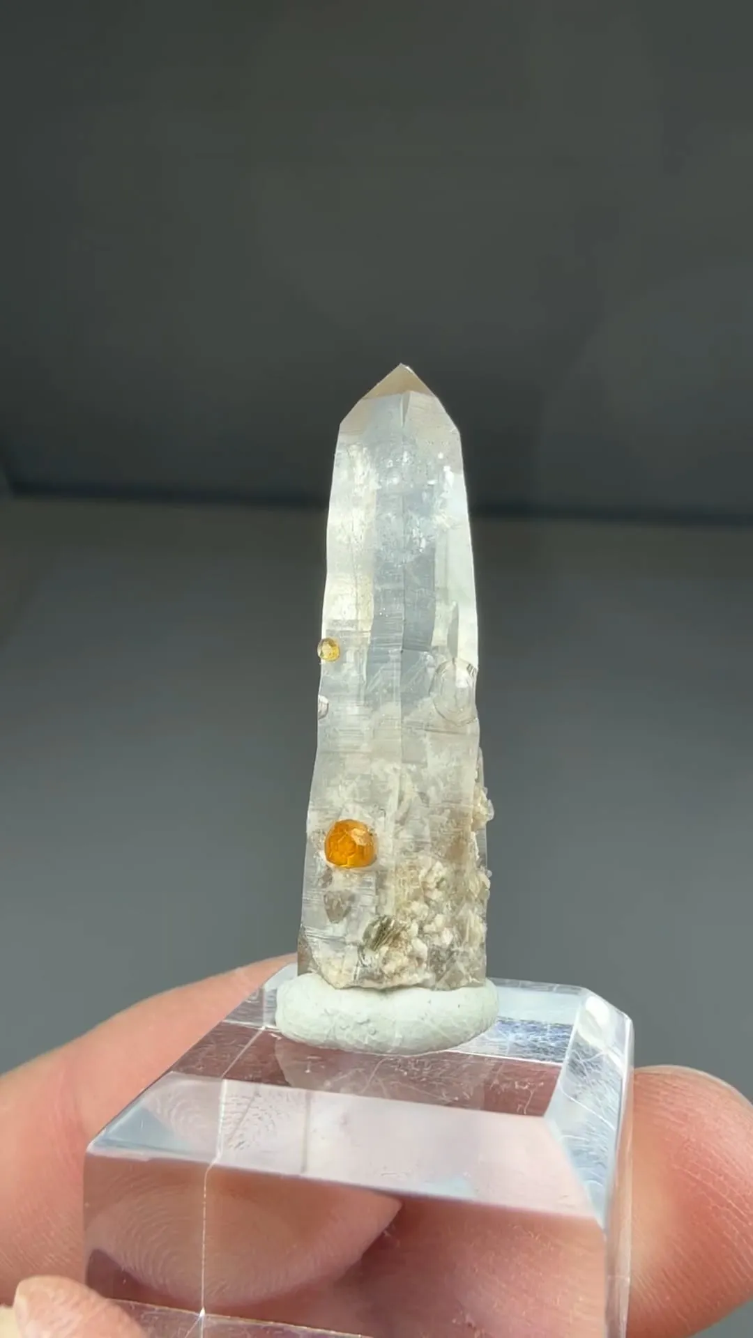 Quartz with Spessartine - image 2