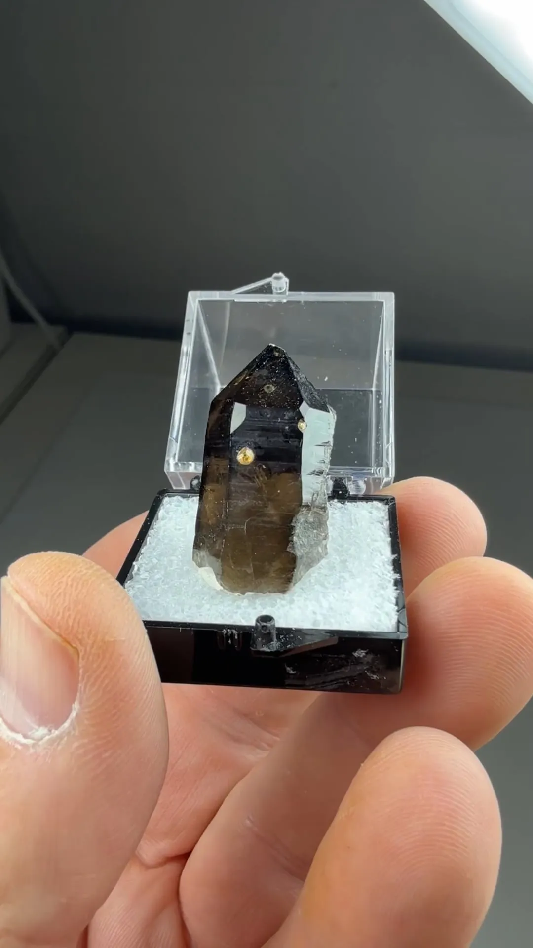 Quartz with Spessartine - image 2