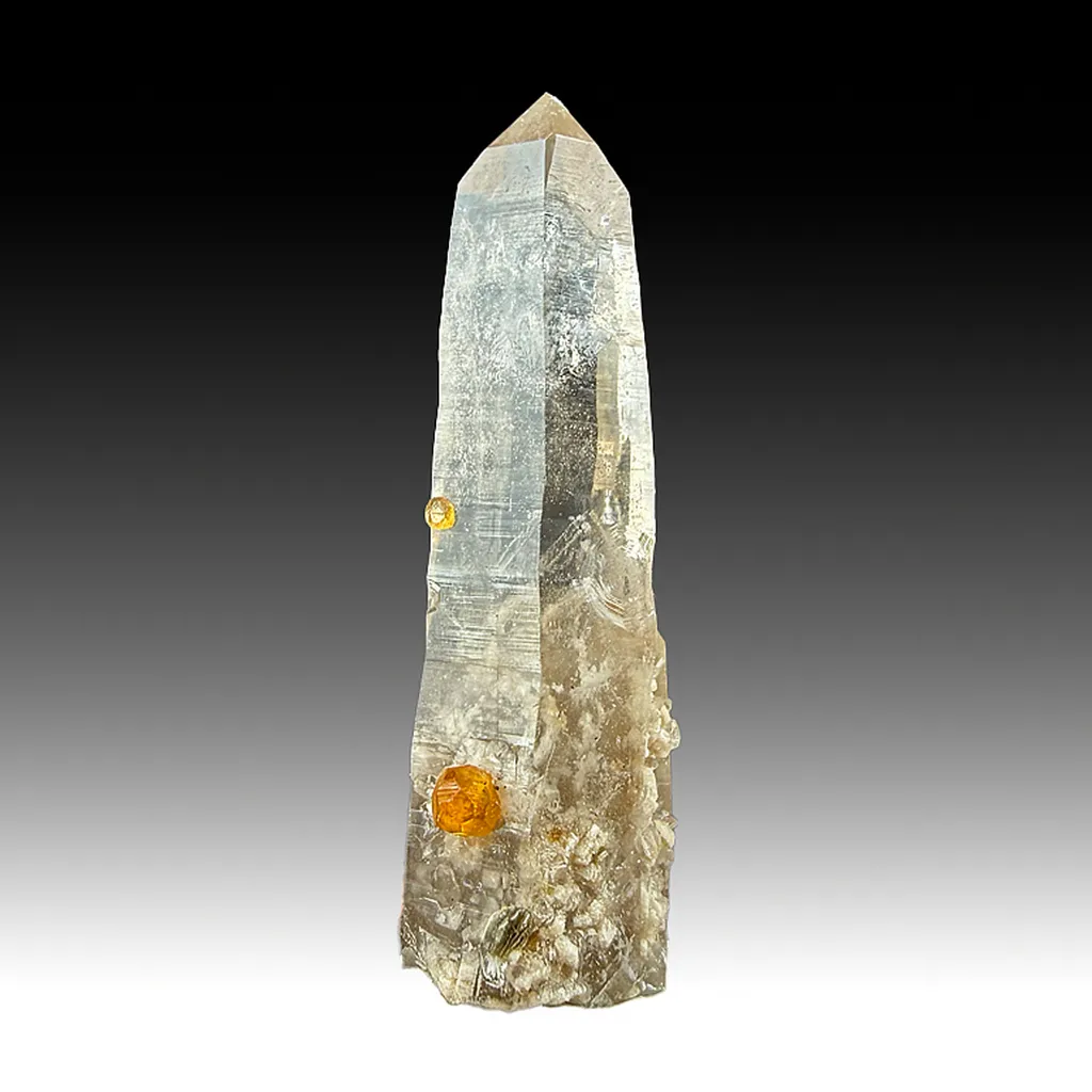 Quartz with Spessartine image