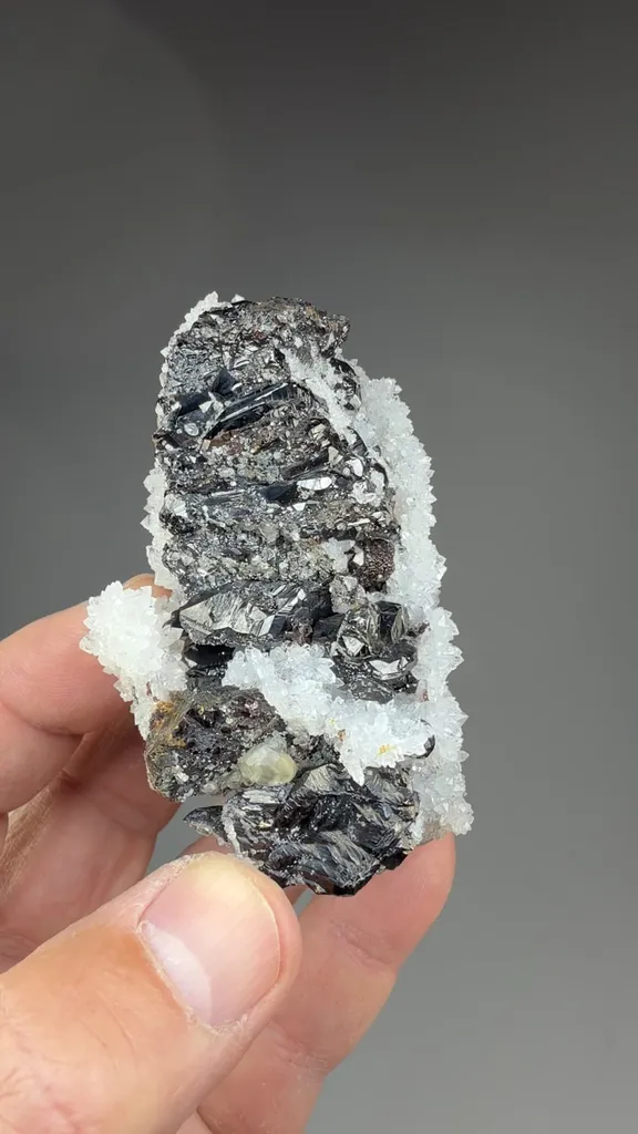 Quartz with Sphalerite - image 2