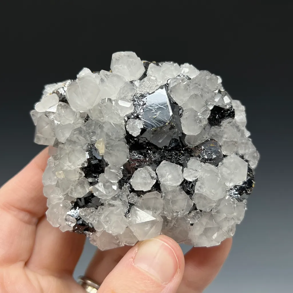 Quartz with Sphalerite image