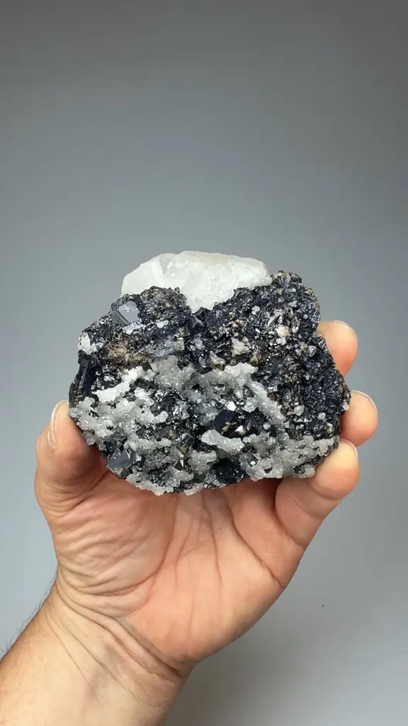 Quartz with Sphalerite image