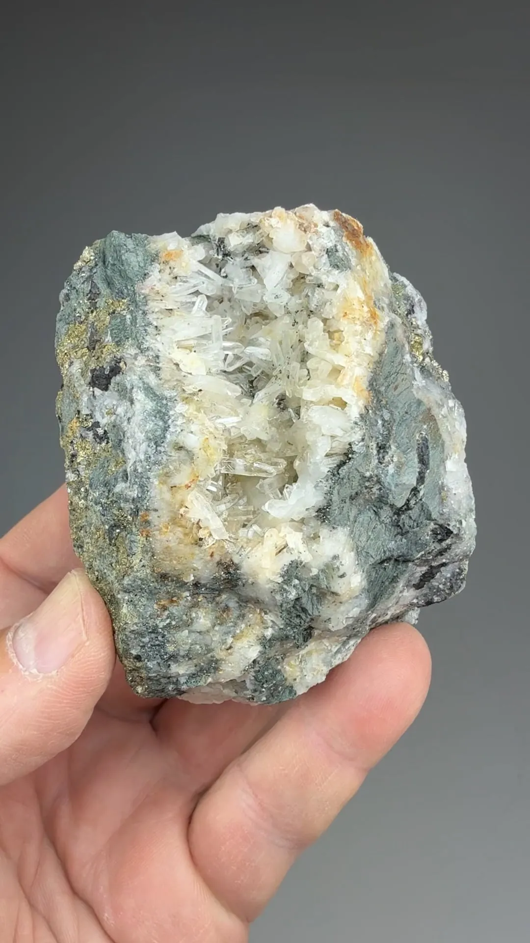 Quartz with Sphalerite, Chalcopyrite - image 2