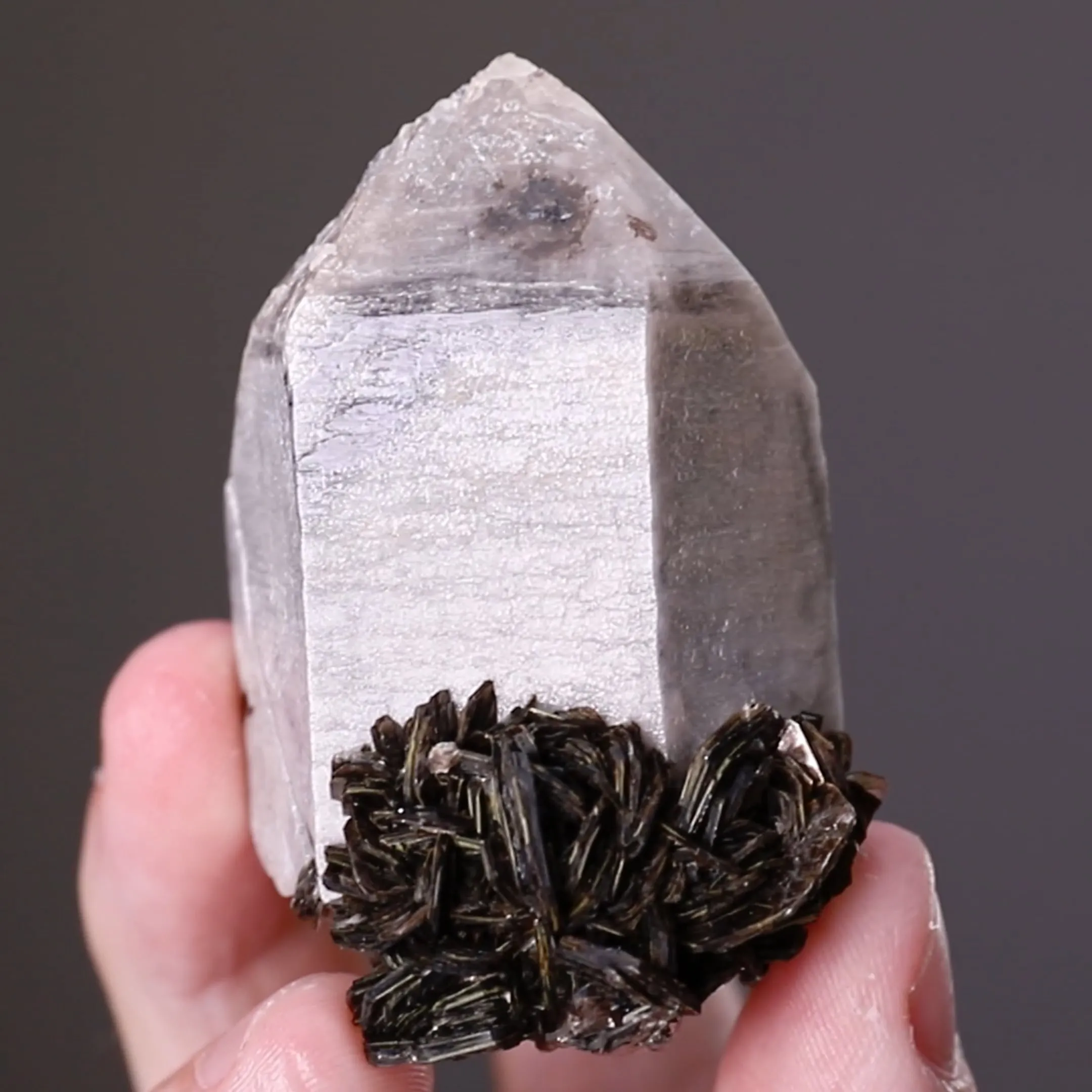 Quartz with "Zinnwaldite" - image 2