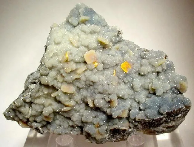 Quartz, Wulfenite - image 1