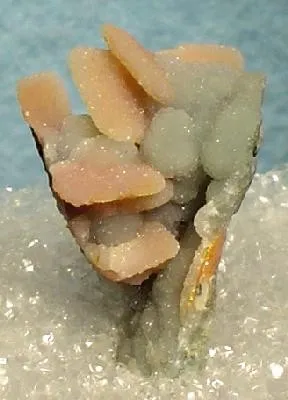 Quartz, Wulfenite image