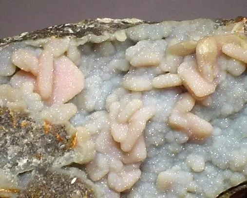 Quartz, Wulfenite - image 2