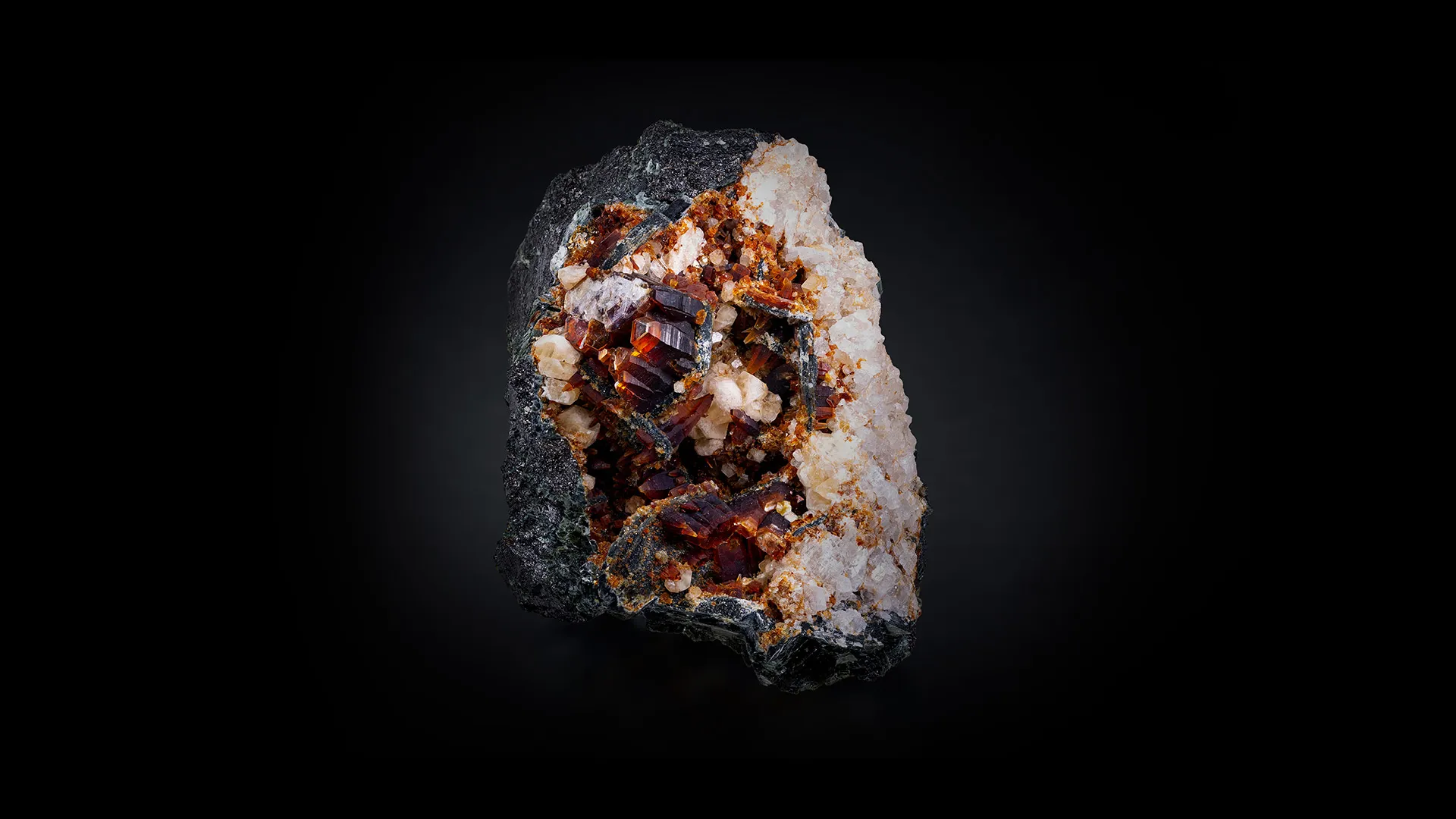 Quintinite - image 1