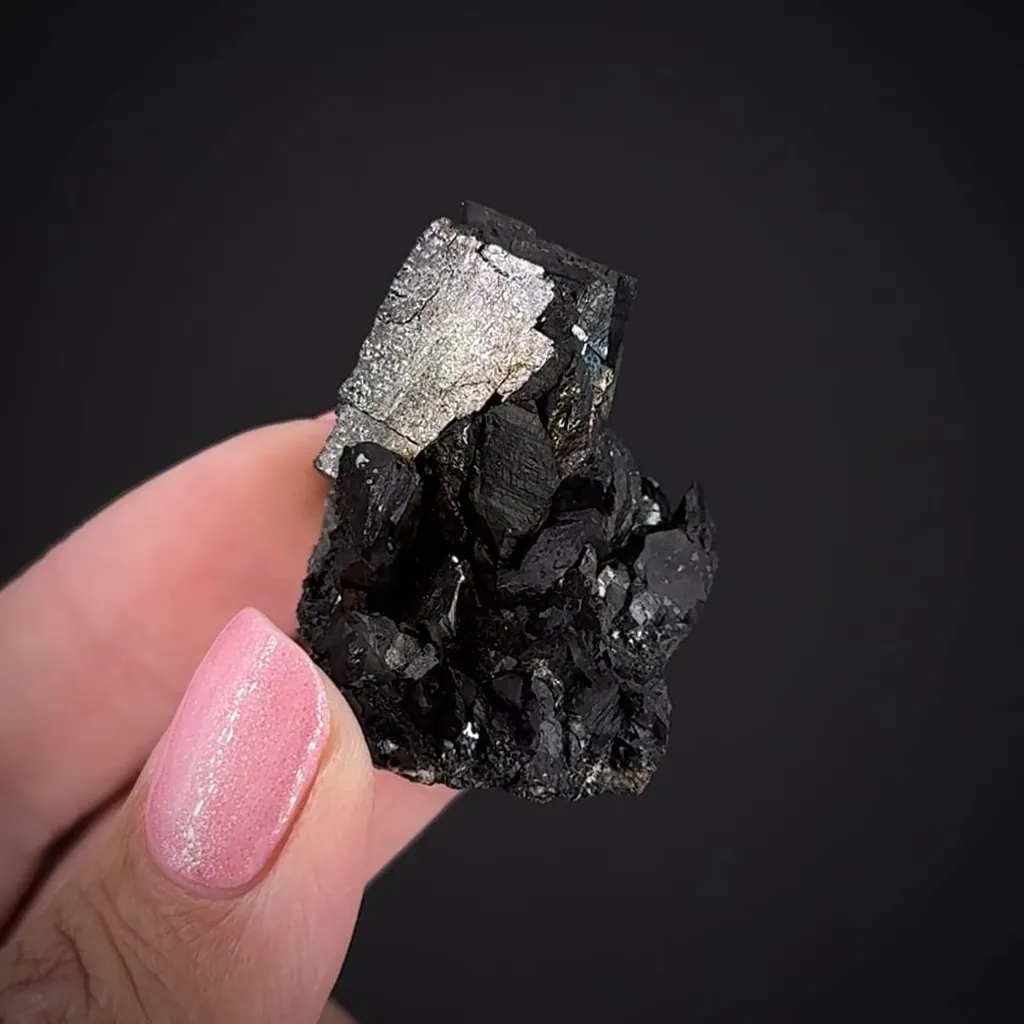 Ramsdellite - image 2
