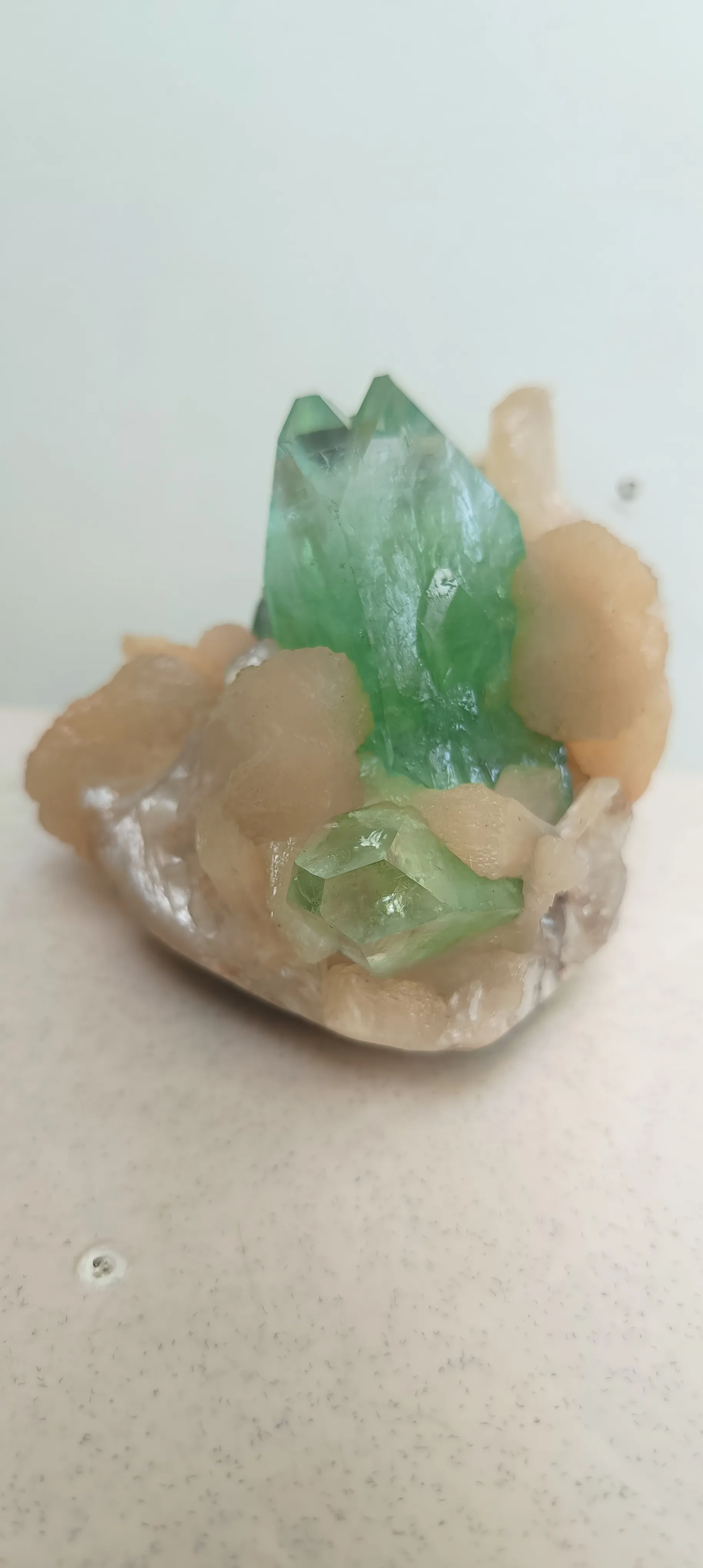 Rare BIG crystal green Apophyllite Madhya Pradesh, Pithampur - image 2