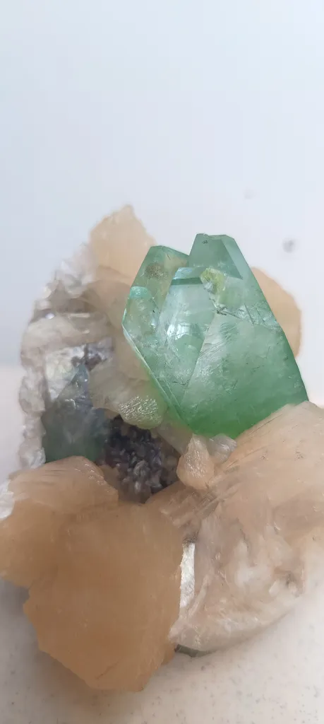 Rare BIG crystal green Apophyllite Madhya Pradesh, Pithampur - image 5