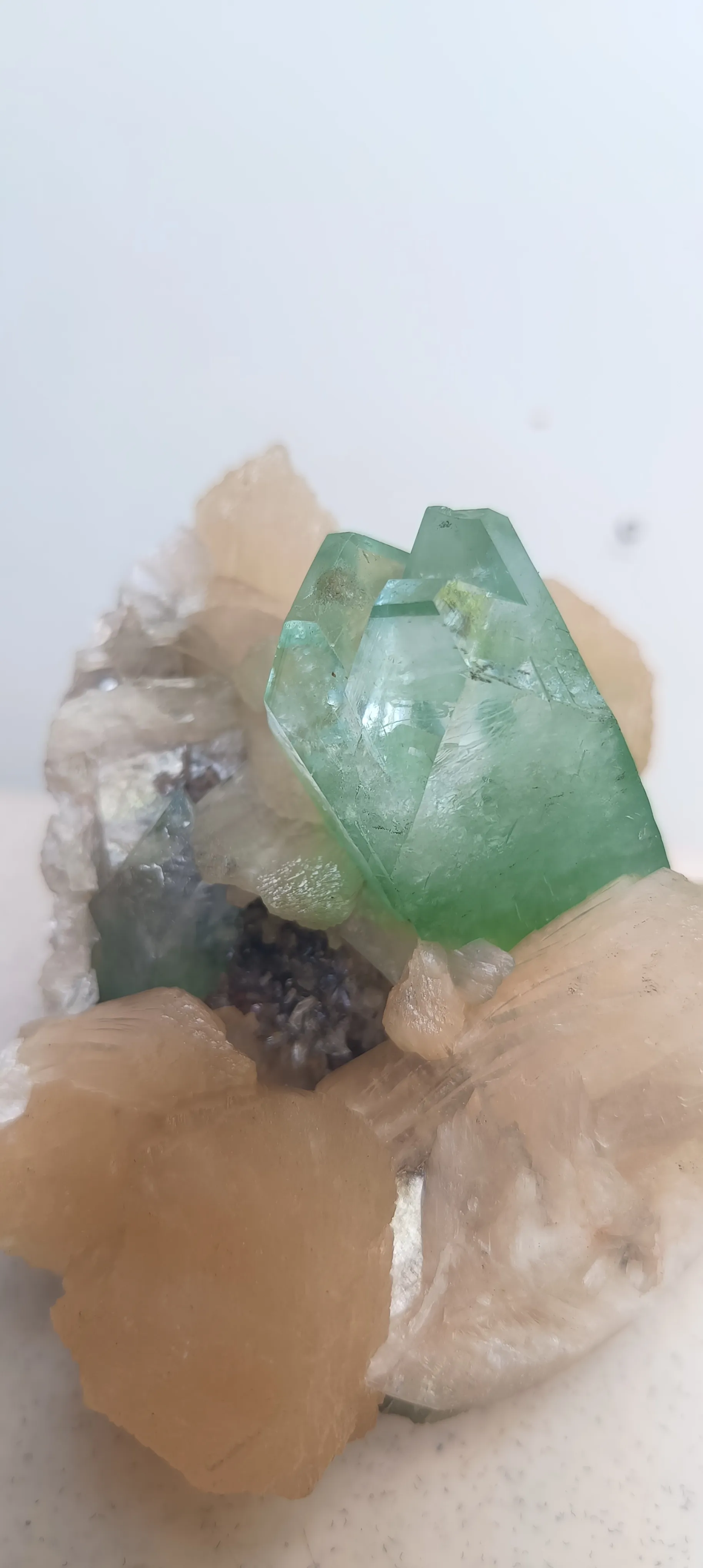 Rare BIG crystal green Apophyllite Madhya Pradesh, Pithampur - image 4