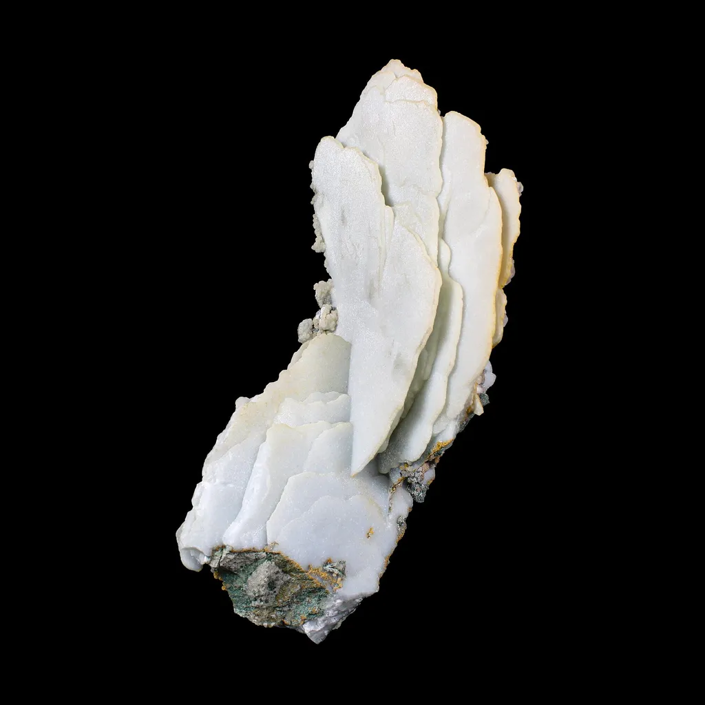 Rare Blade Calcite – Red Fluorescent Natural Mineral Specimen from Mumbai - image 9