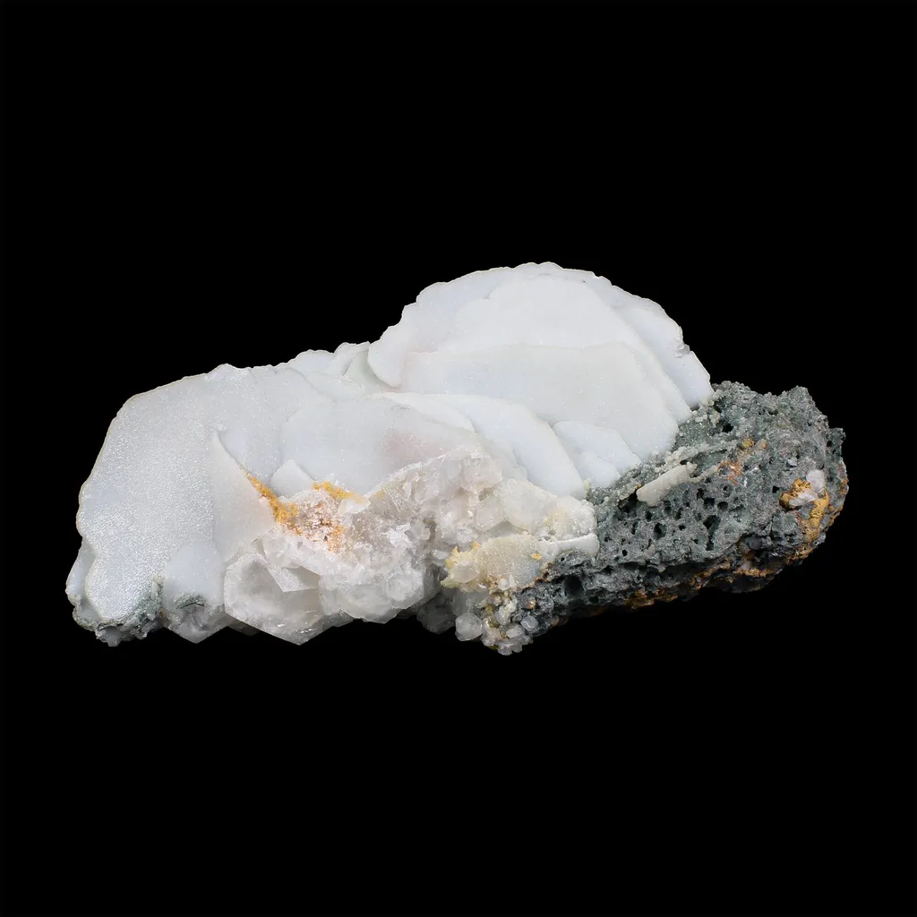 Rare Blade Calcite – Red Fluorescent Natural Mineral Specimen from Mumbai - image 5