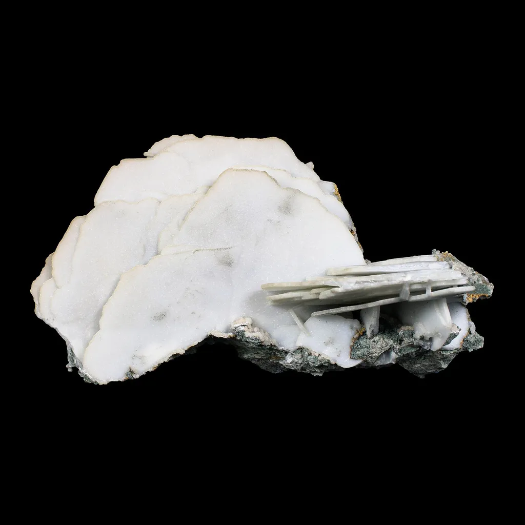 Rare Blade Calcite – Red Fluorescent Natural Mineral Specimen from Mumbai - image 4